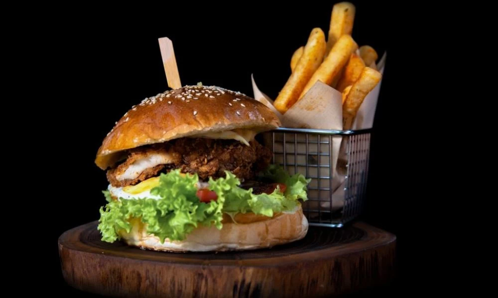 Βρετανία: Απαγόρευσε τις διαφημίσεις junk food - Δείτε γιατί